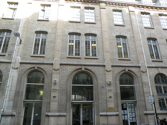  CNR, 14, rue de Madrid